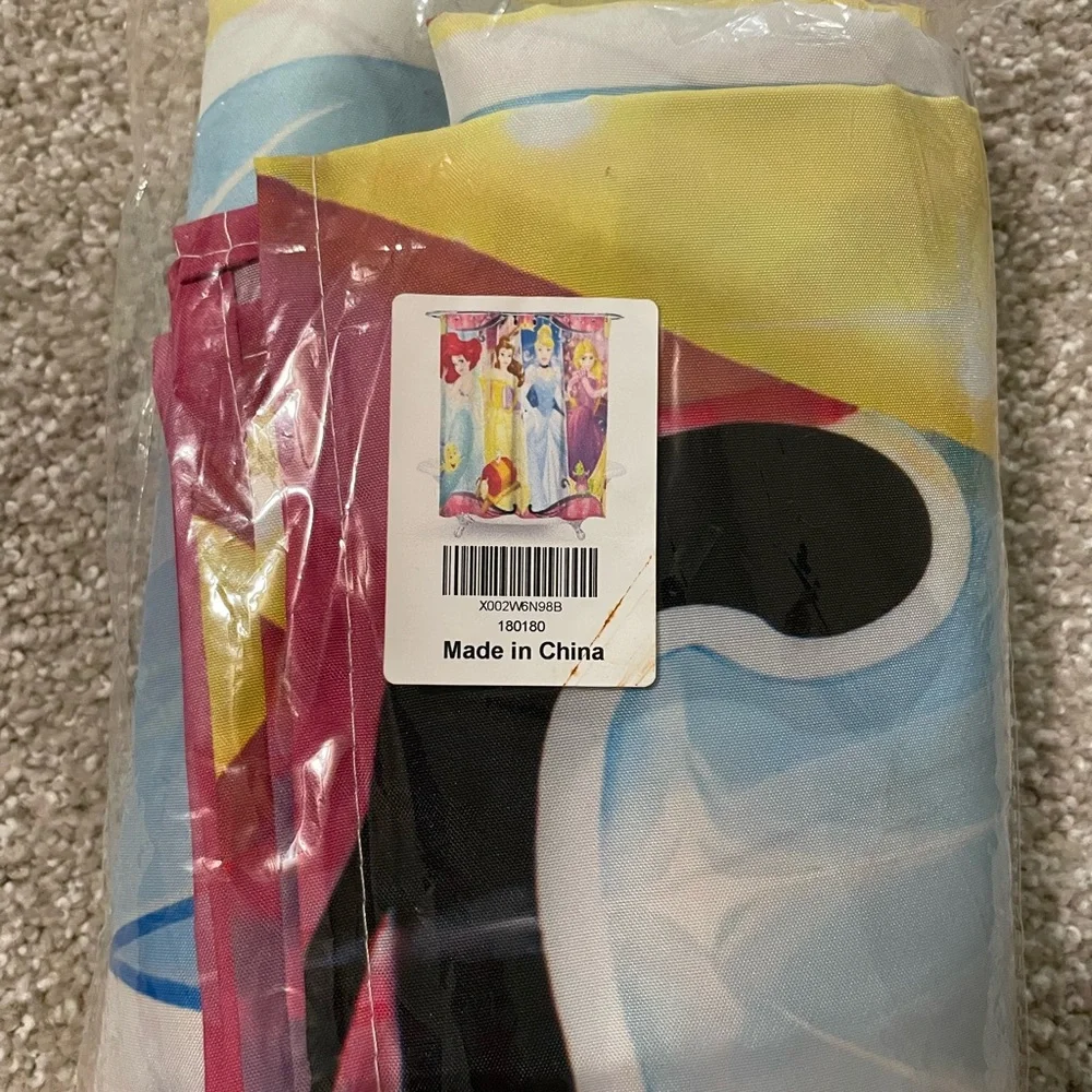 NWOT princess Shower curtain